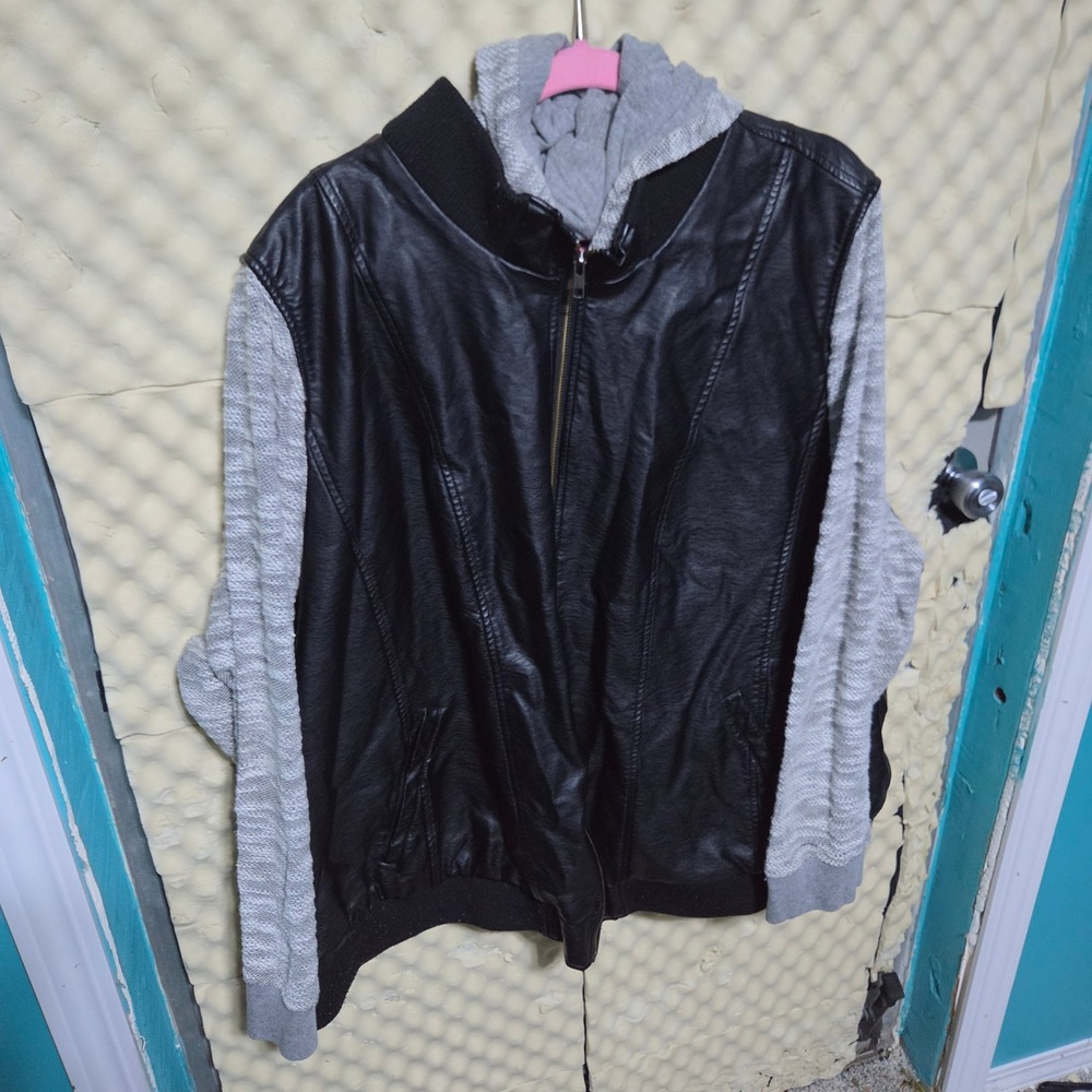 Torrid Womens Plus Size 6 Black Faux Leather Mixed Media Hooded Bomber Jacket